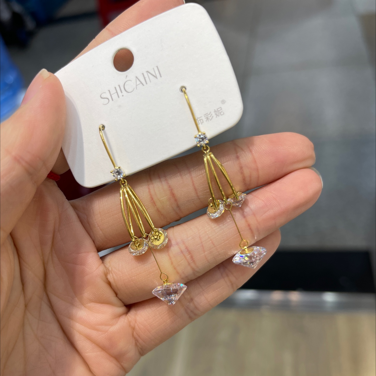 Zircon earrings