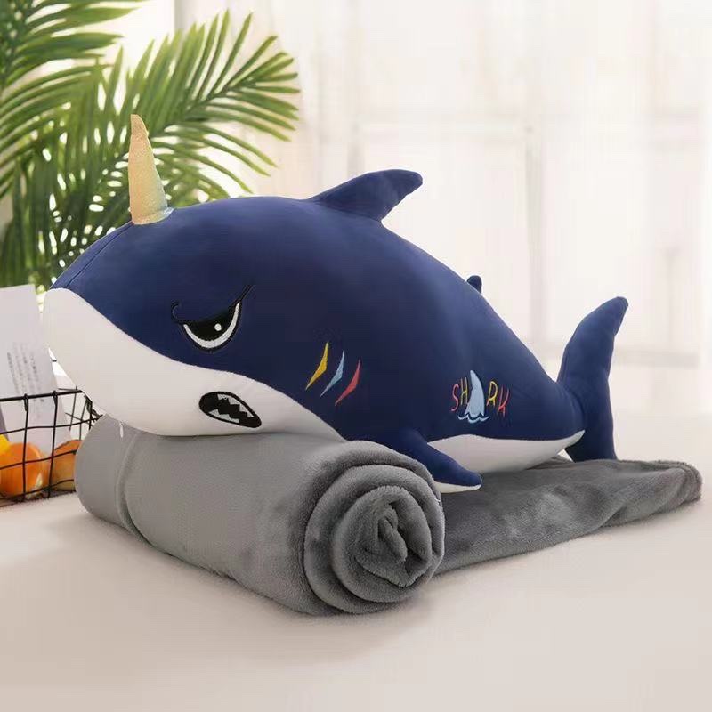 毛绒宝蓝鲨鱼空调被产品图