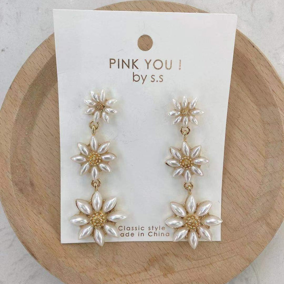High-grade Baroque earrings for women retro light luxury stitching flower pearl earrings earrings thumbnail