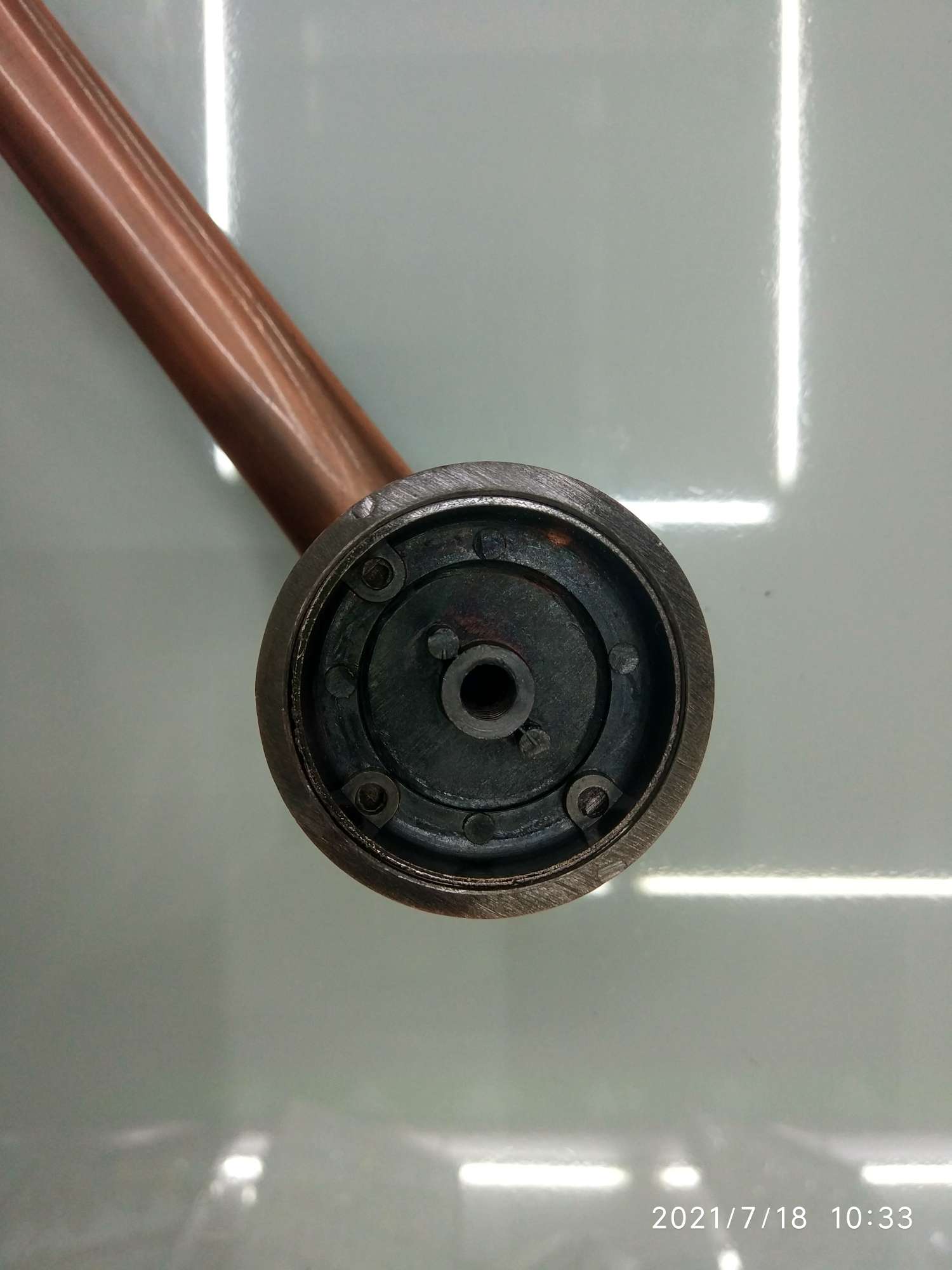 The handles of the zinc alloy European-style furniture are in a light blue and ancient red color Specification image