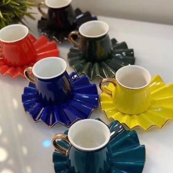 Nueva cerámica seis tazas y platos