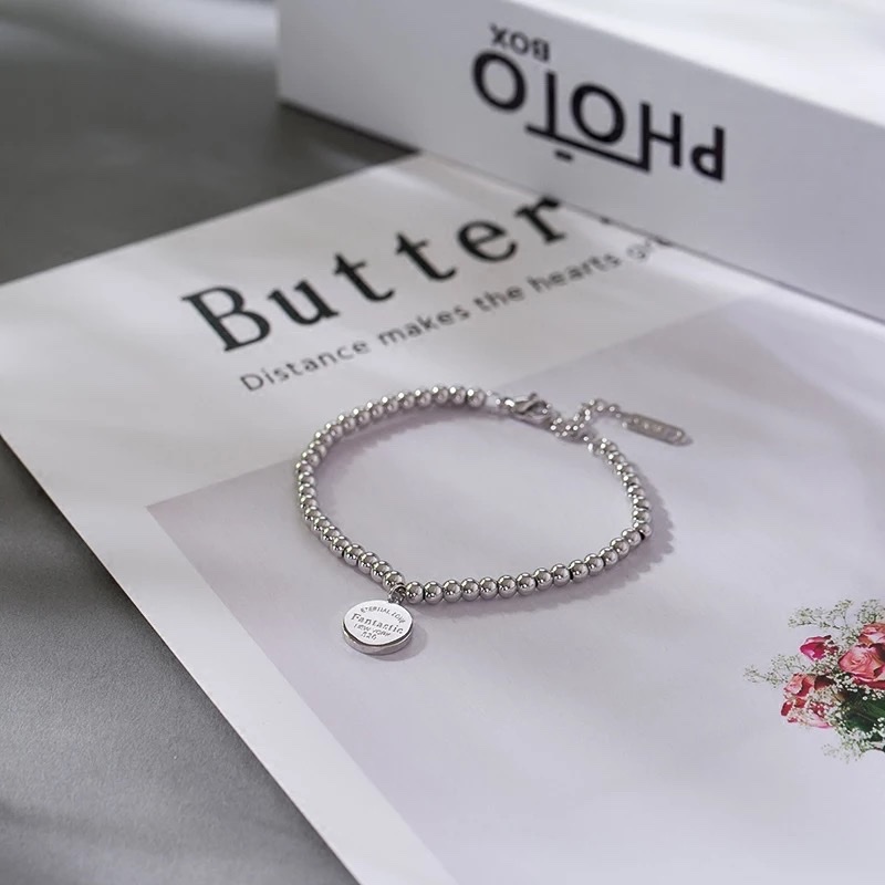 Titanium steel non-fading round plate European and American bracelet, a niche design for women's Internet celebrity jewelry details Picture
