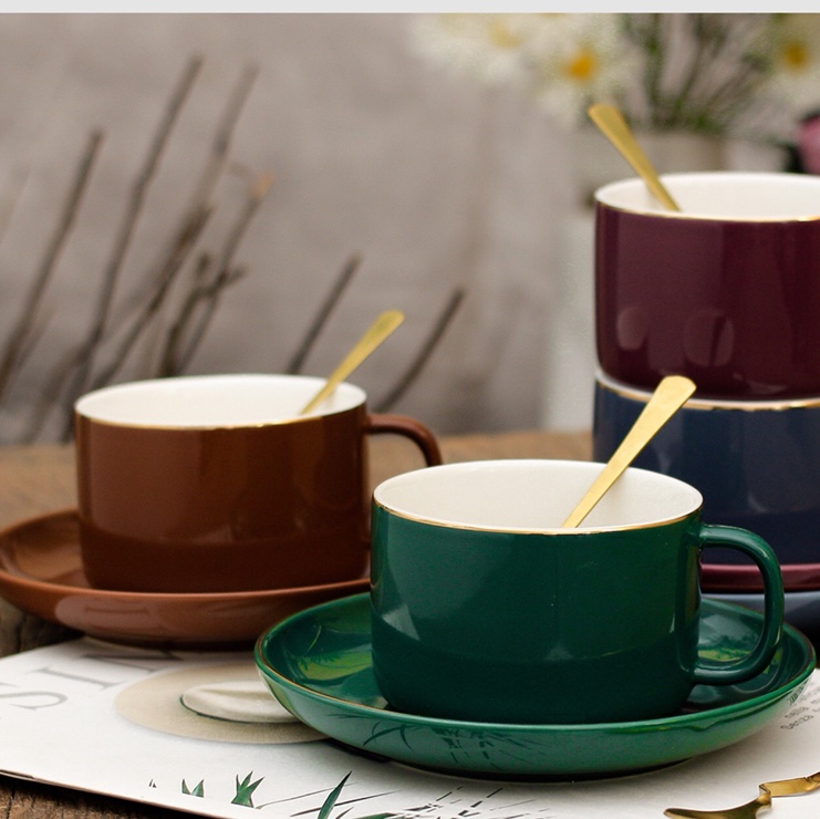 下午茶大号茶杯碟，传统器型，新的做法，主流色调。