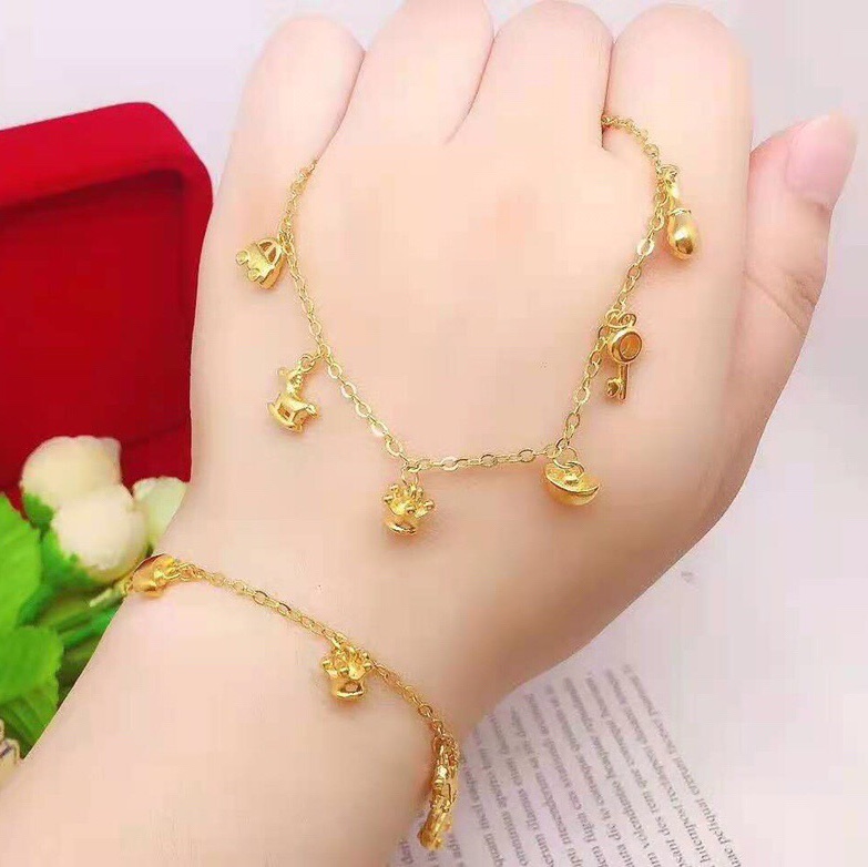 House and car O-bracelet