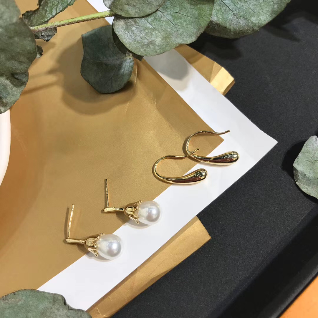 French internet-famous high-end shell flower earrings, 2021 new trendy long earrings, super fairy-like earrings for women Application Scenario