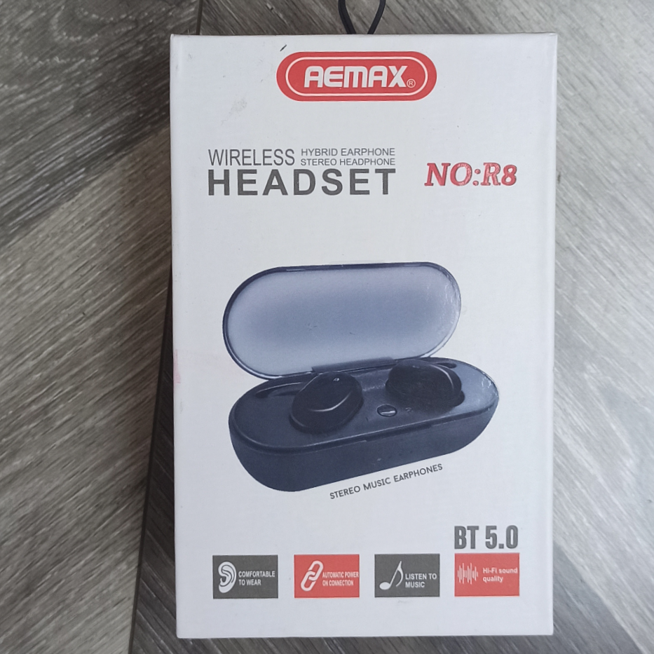 New launch New R8 wireless Bluetooth headset game bass delay quality