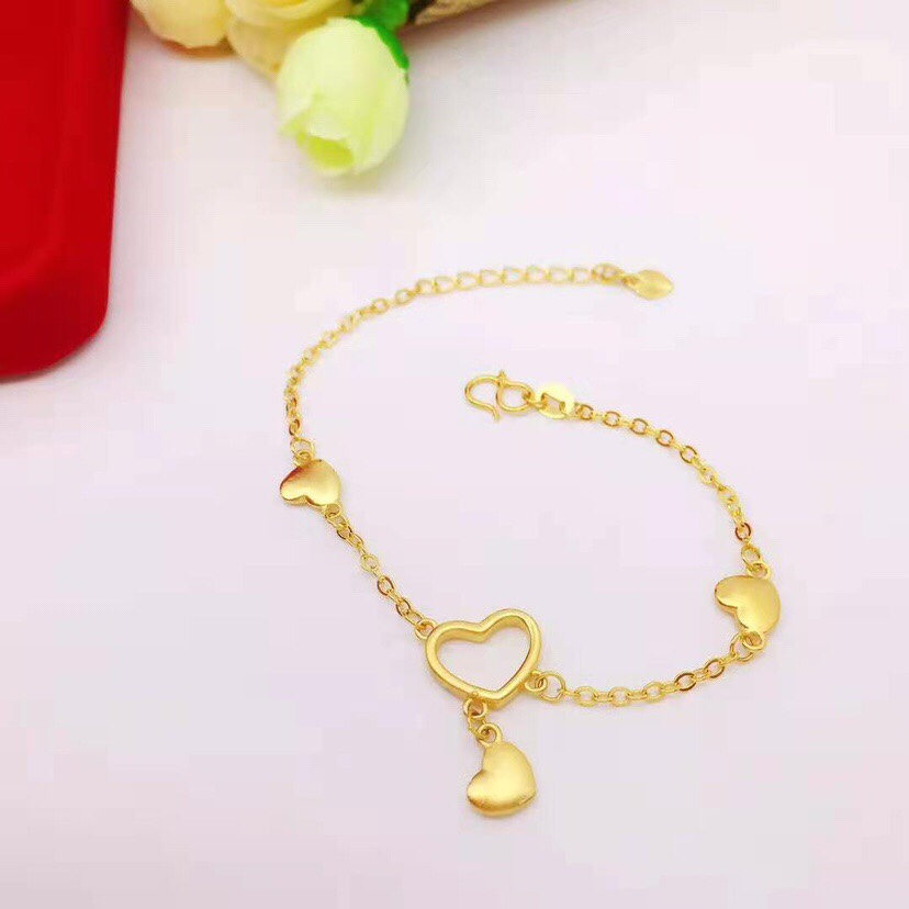 O chain and heart bracelet