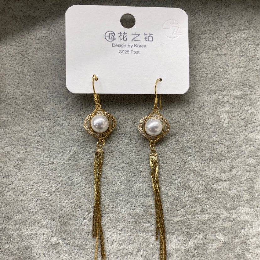 Pearl tassel earrings from Dongdaemun, Korea