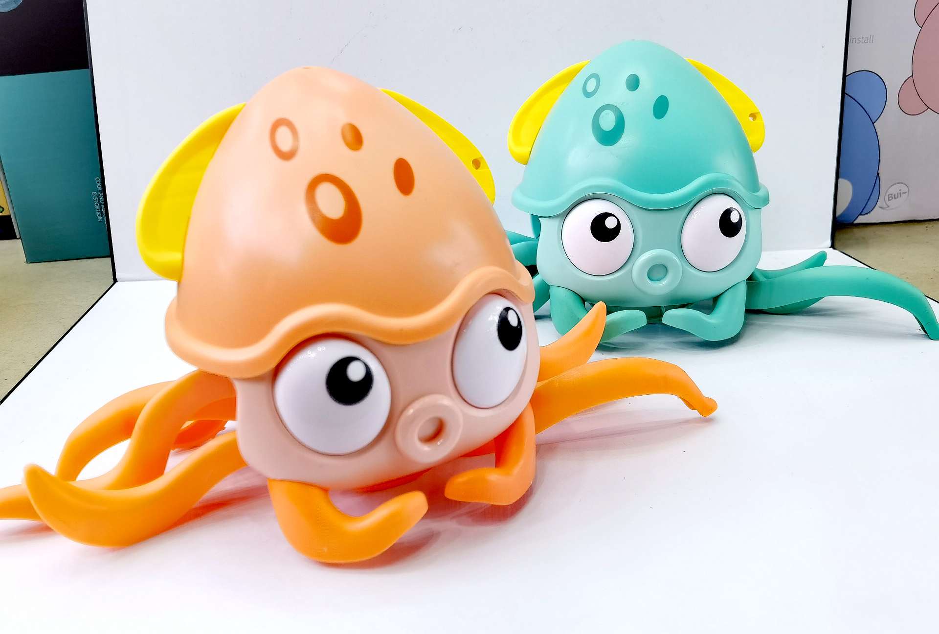 Play octopus on both land and water details Picture