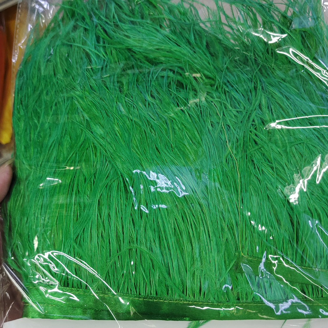Ostrich wool bag 8-10 cm green 10