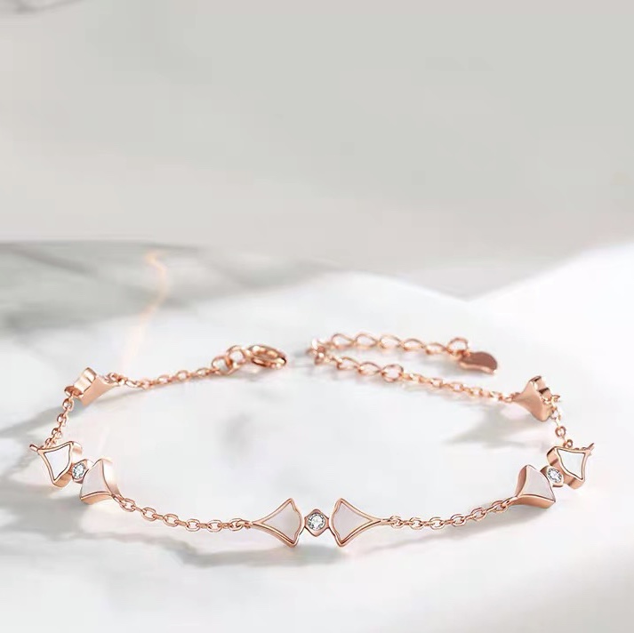 Ginkgo string bracelet