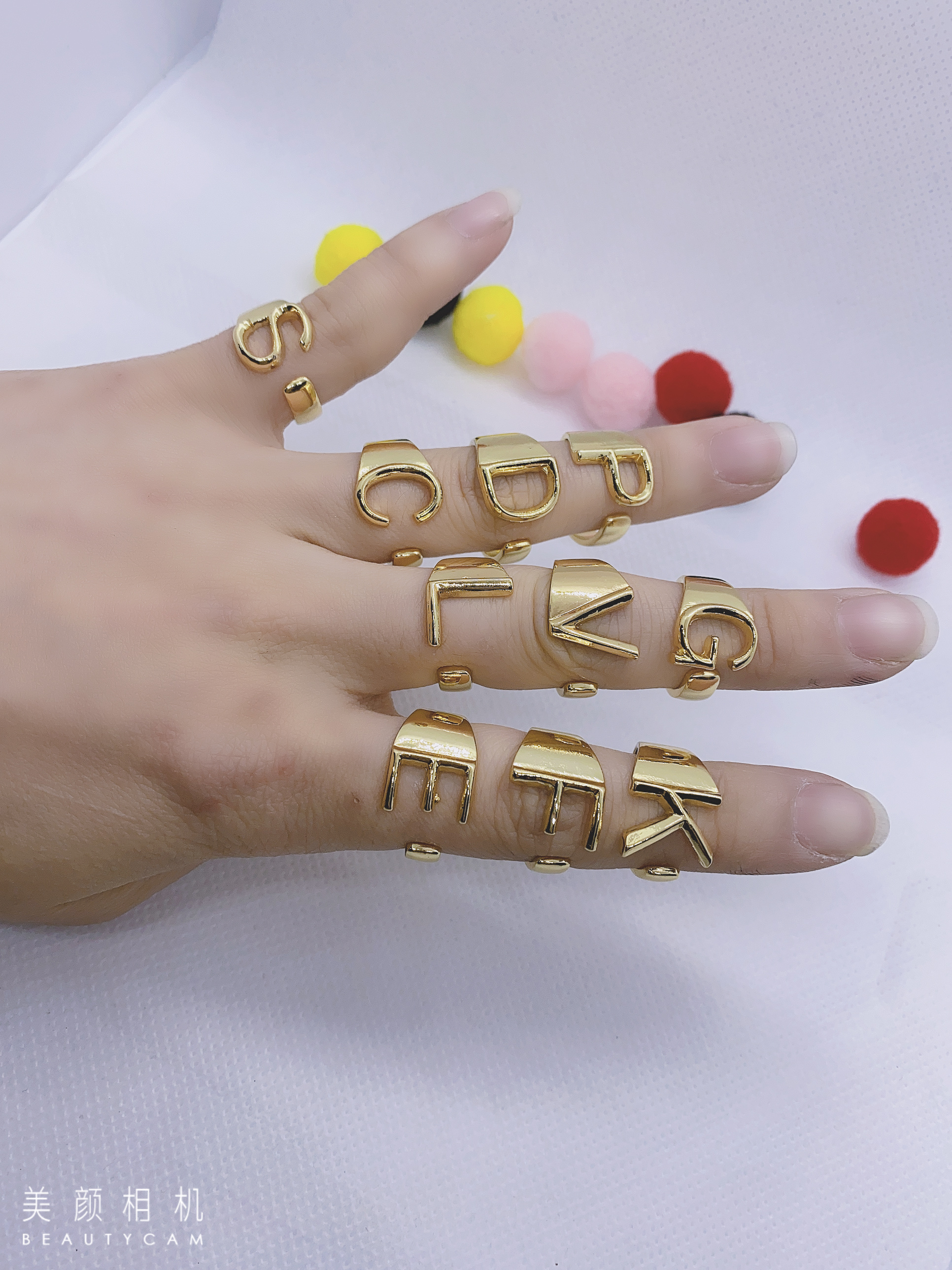 Кольцо с открытой буквой details Picture
