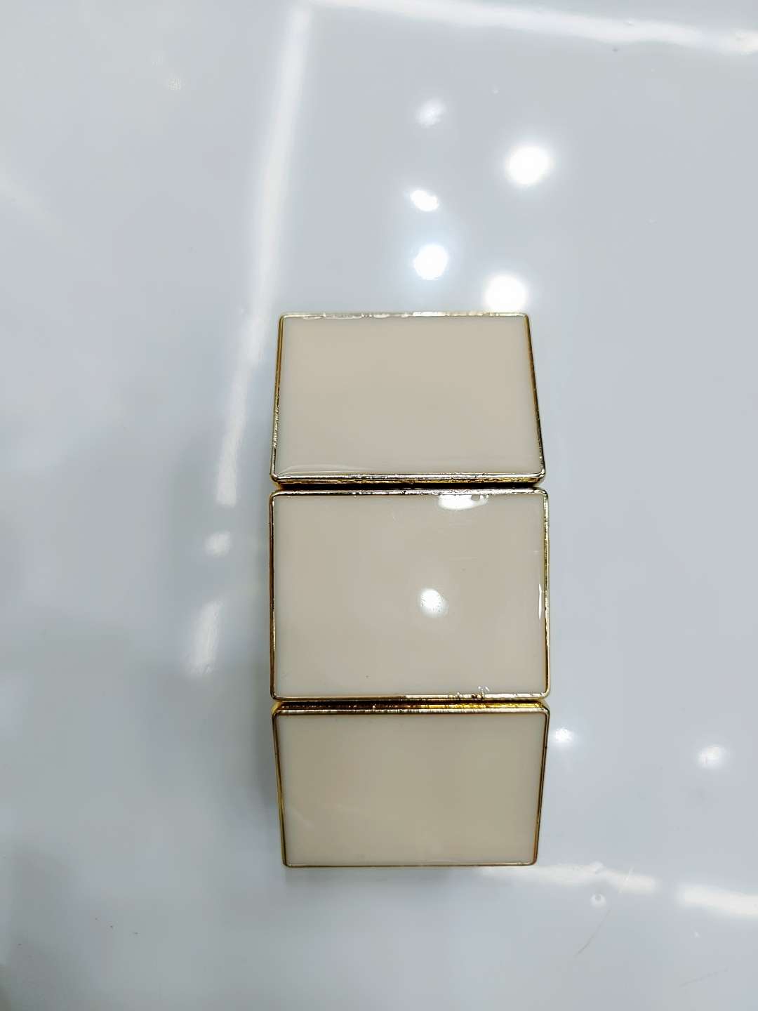 The new and popular CCB bracelet, a versatile accessory from Japan and South Korea, is simple and fashionable. It's a trendy bracelet Specification image