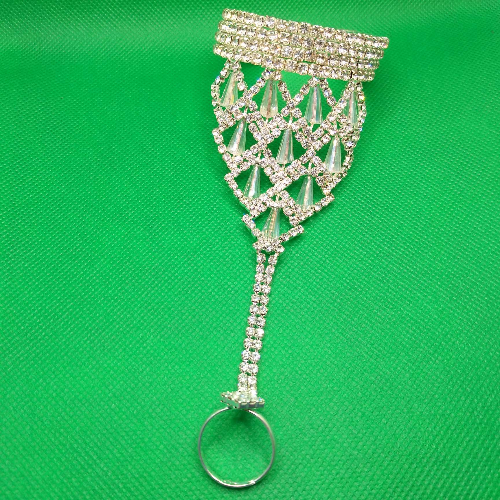 2021 New full-diamond bracelet Cross-border fashion wrist strap chain Specification image