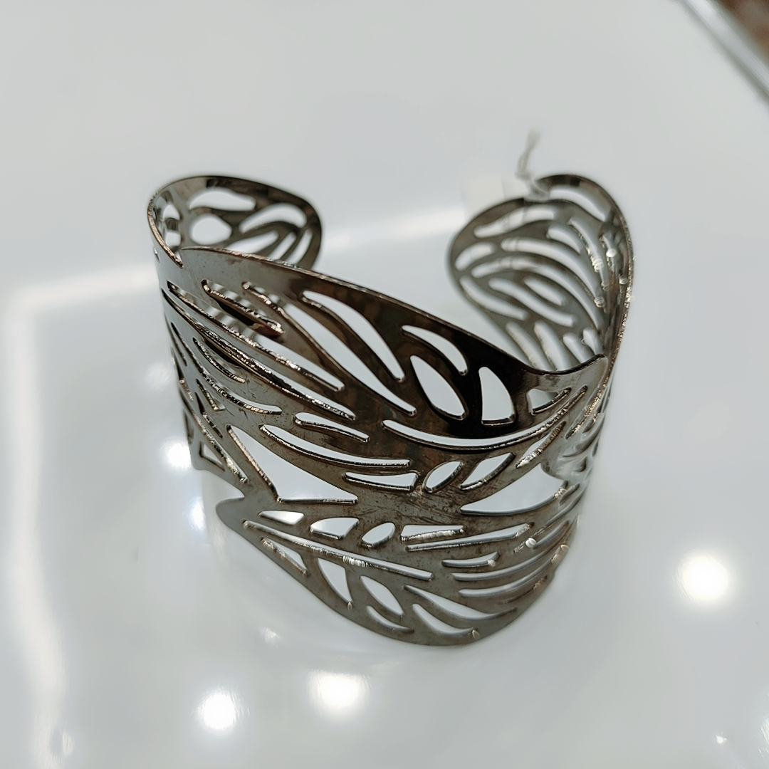 Super wide face exquisite hollow bracelet open bracelet fashion female Korean gifts