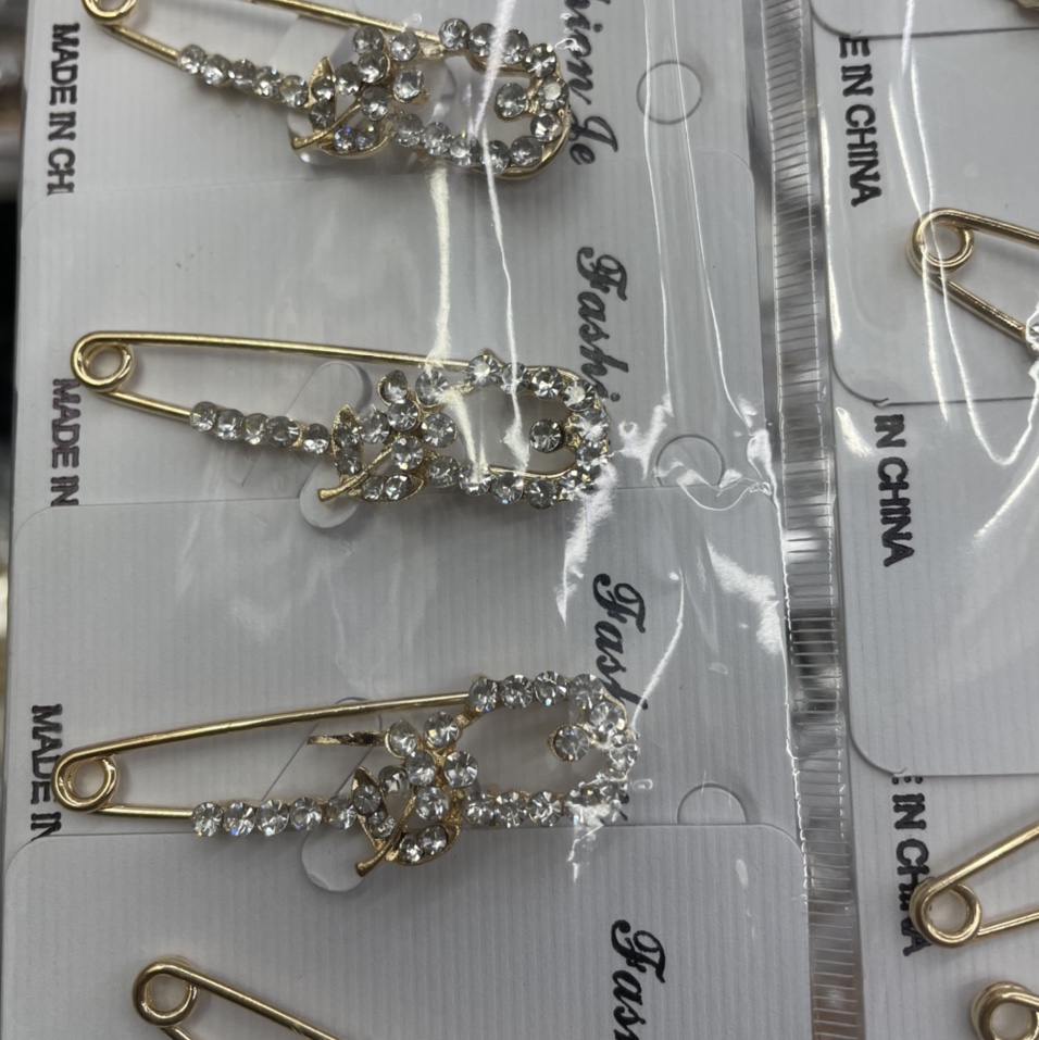 All-white diamond pin