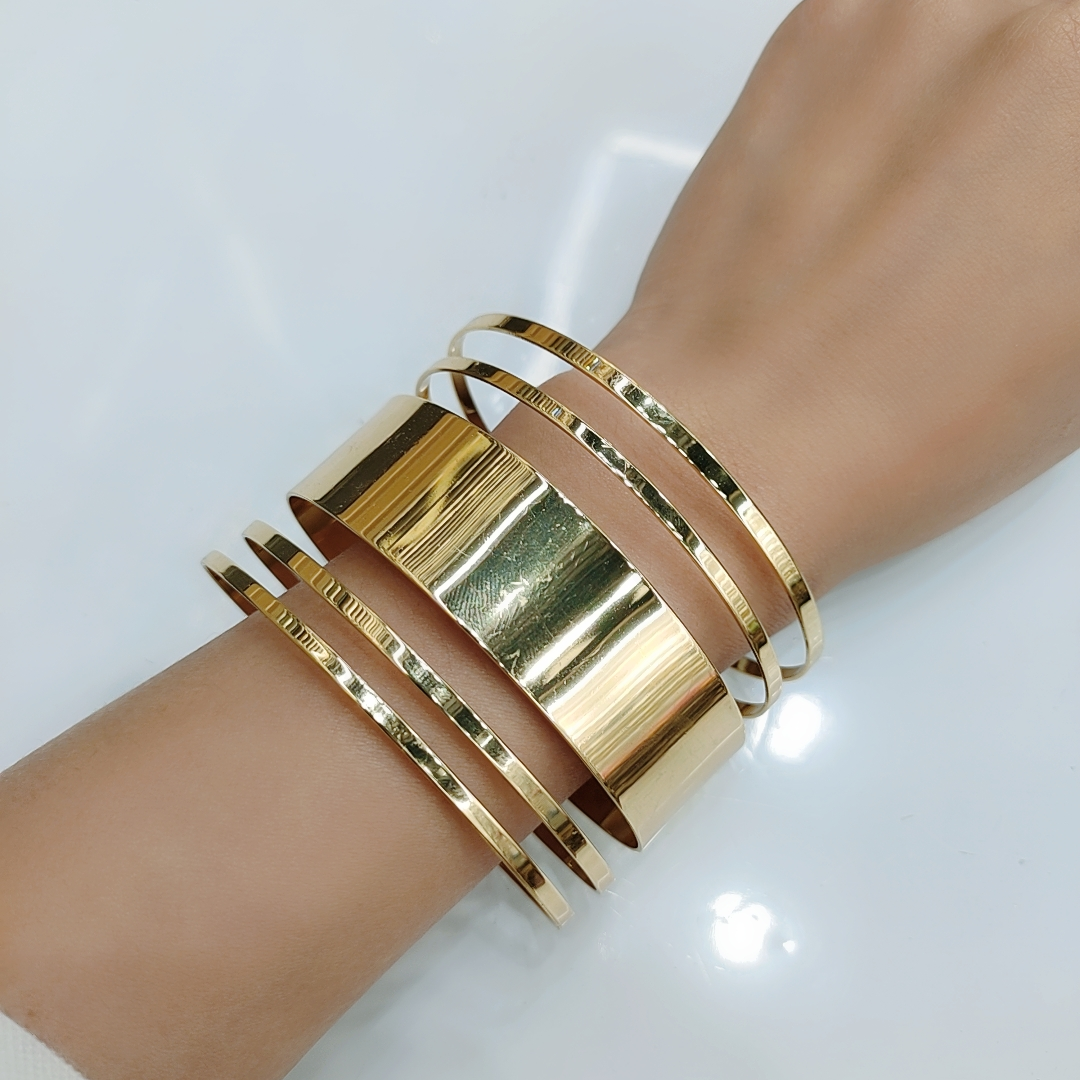 Personalized open metal wide version bracelet, fashionable and versatile cuff bracelet, punk exaggerated decoration for women