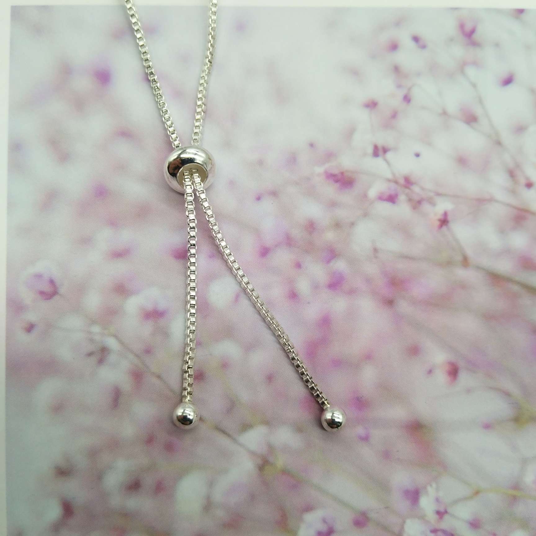 The 2021 new full-diamond bracelet is a popular accessory and adjustable bracelet Application Scenario