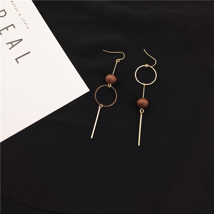 أقراط خشبية قديمة غير متماثلة Item Picture