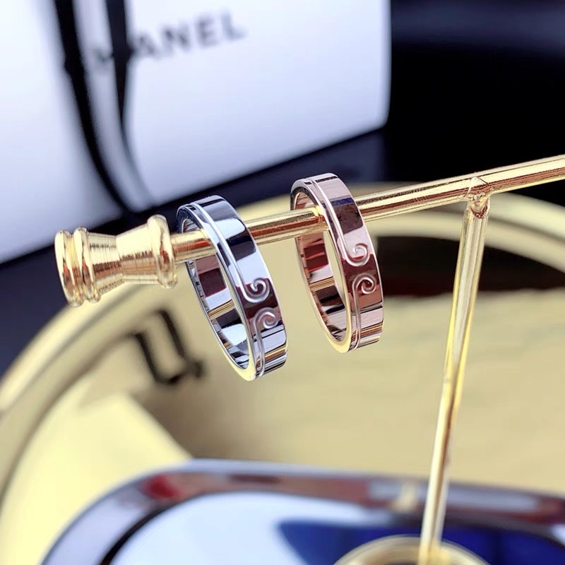 Simple and fashionable titanium steel women's trendy Japanese and Korean couple rings, highly distinctive Jieya steel jewelry Application Scenario