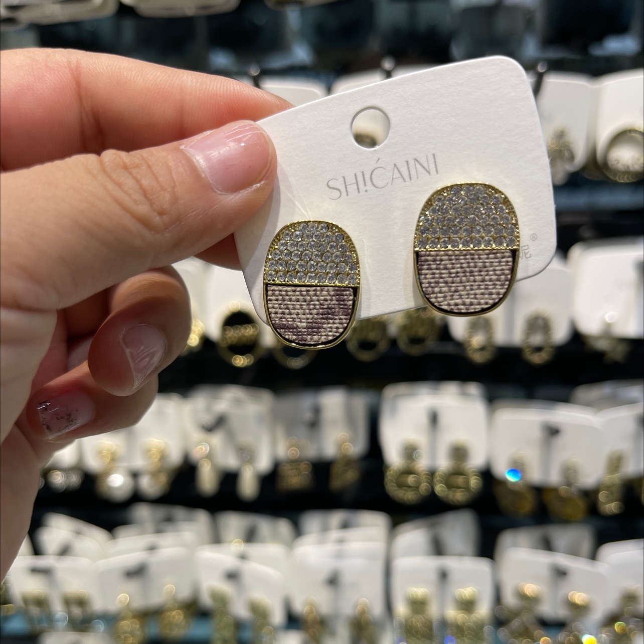 Casual leather earrings thumbnail