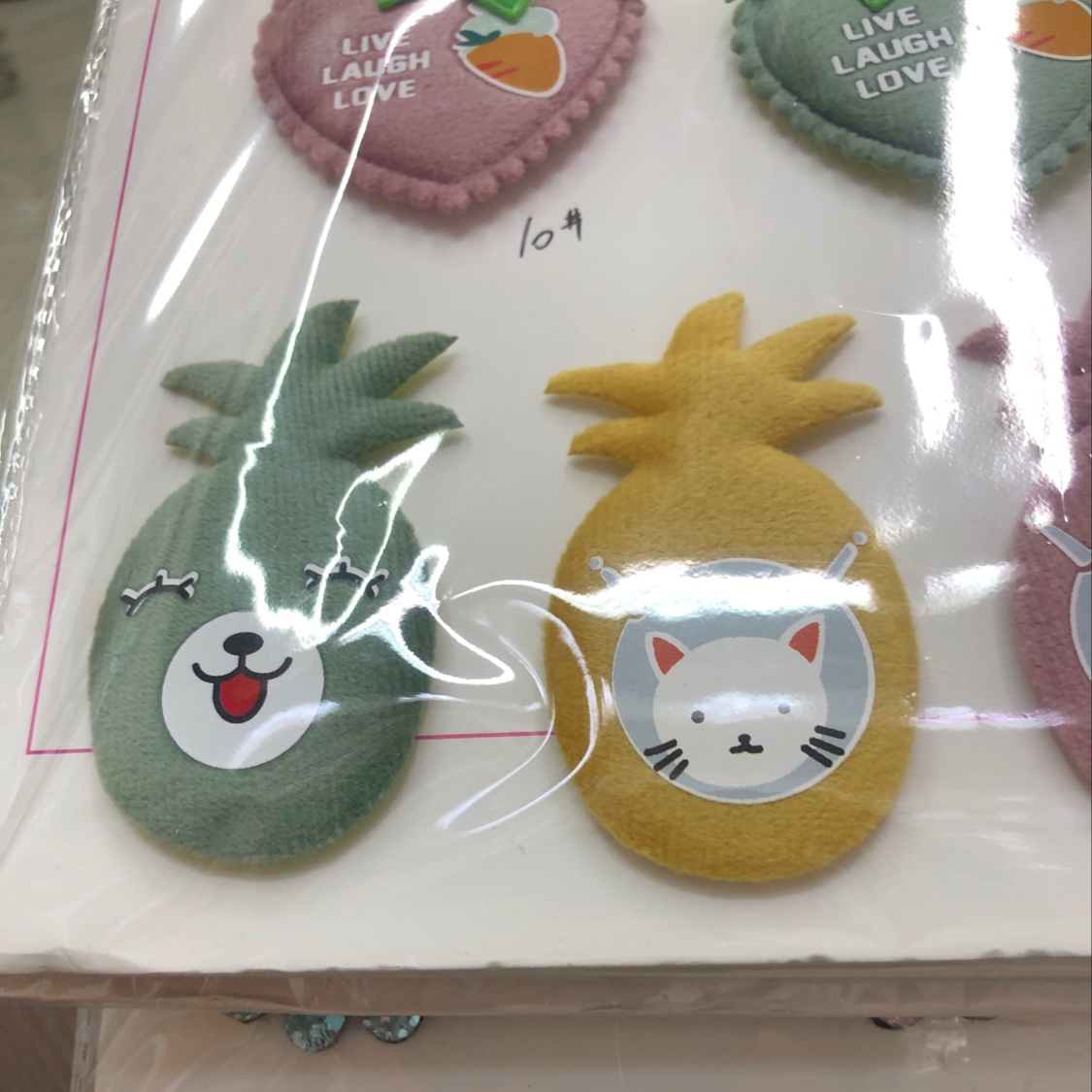 Printed pineapple details Picture