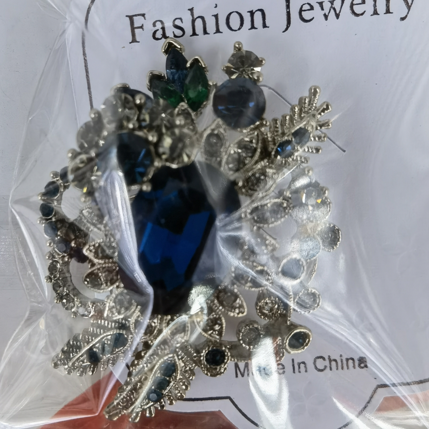 Vintage glass all-in-one brooch for women