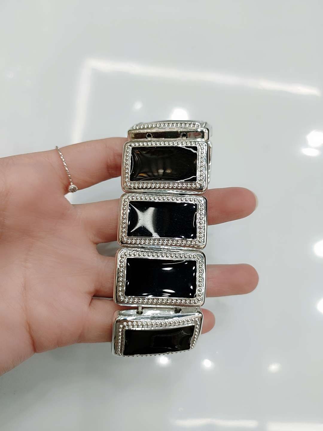 New versatile accessory, new bestseller CCBK bracelet, simple and fashionable bracelet, trendy details Picture