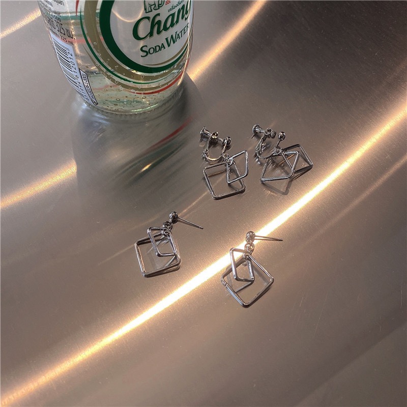 Earring earring clip earring simple y versátil nicho geométrico cuatro cuadrados earring earring mujer coreana ins workman earring