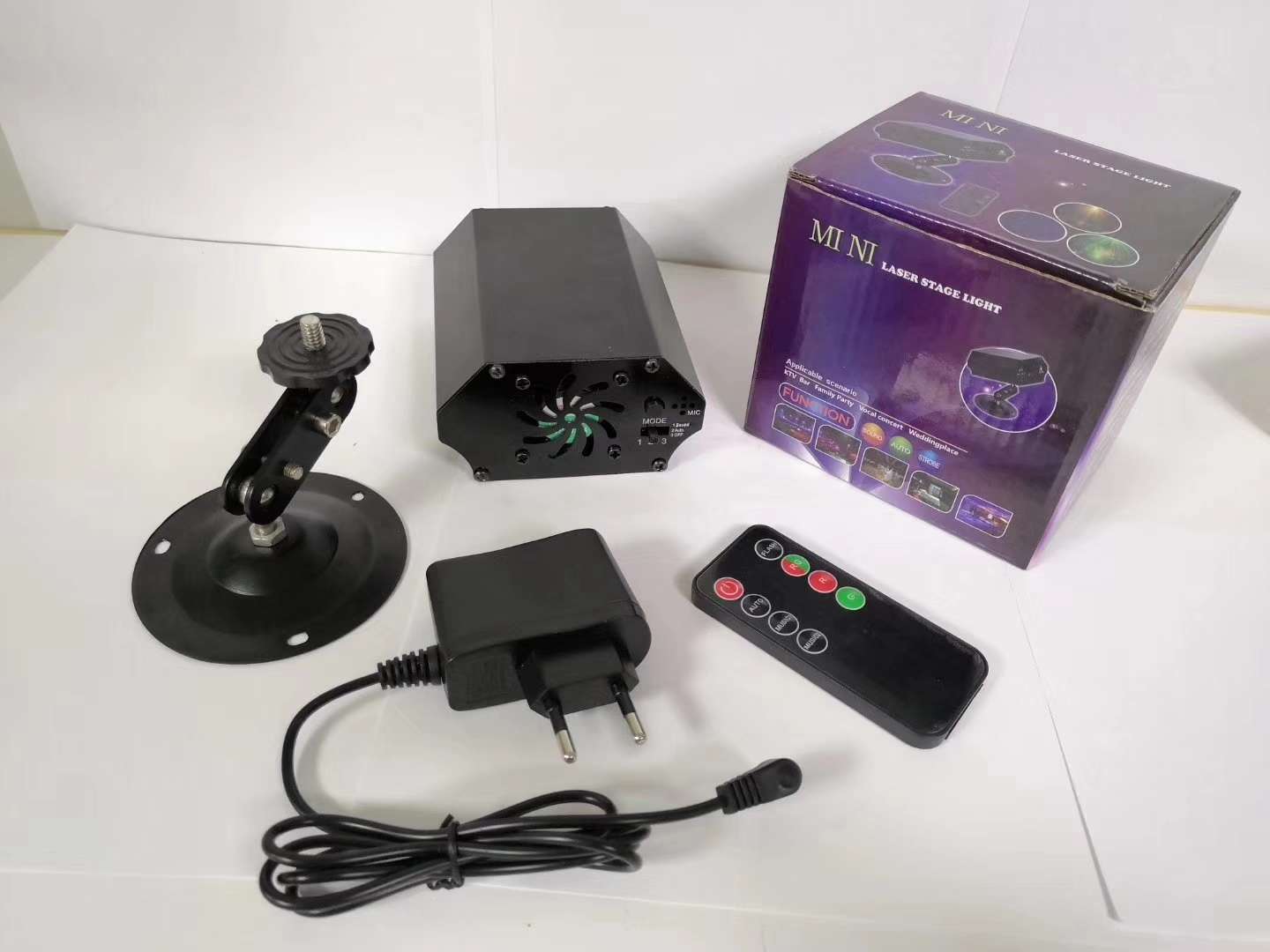 XL-802三孔迷你舞台灯
红光+绿光+篮紫光细节图