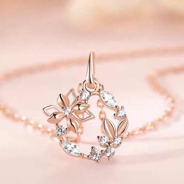 Wreath bracelet