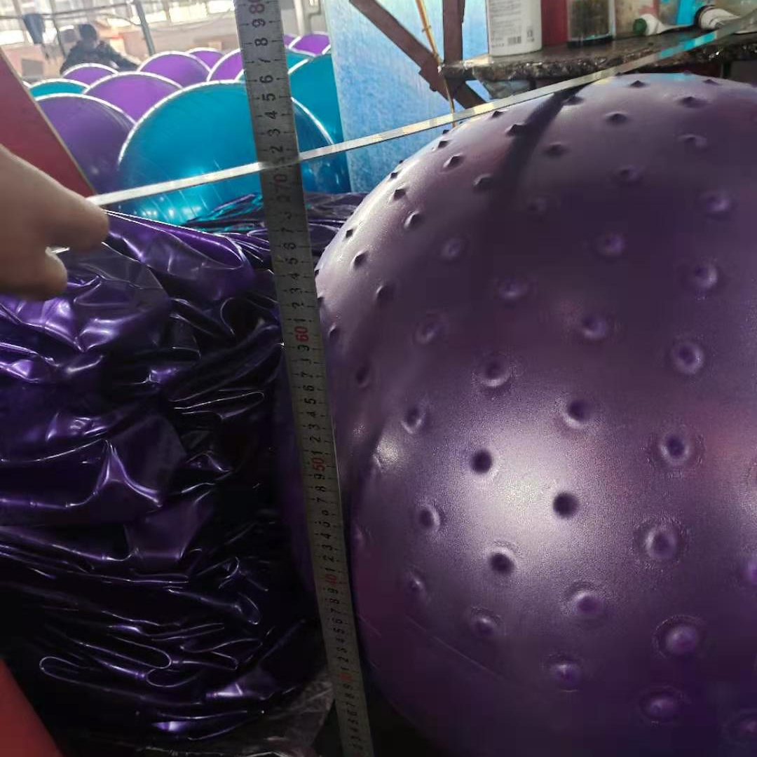 A 65cm yoga ball