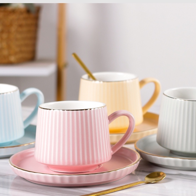 时尚创意大号茶杯碟，清新风格，清新款式。