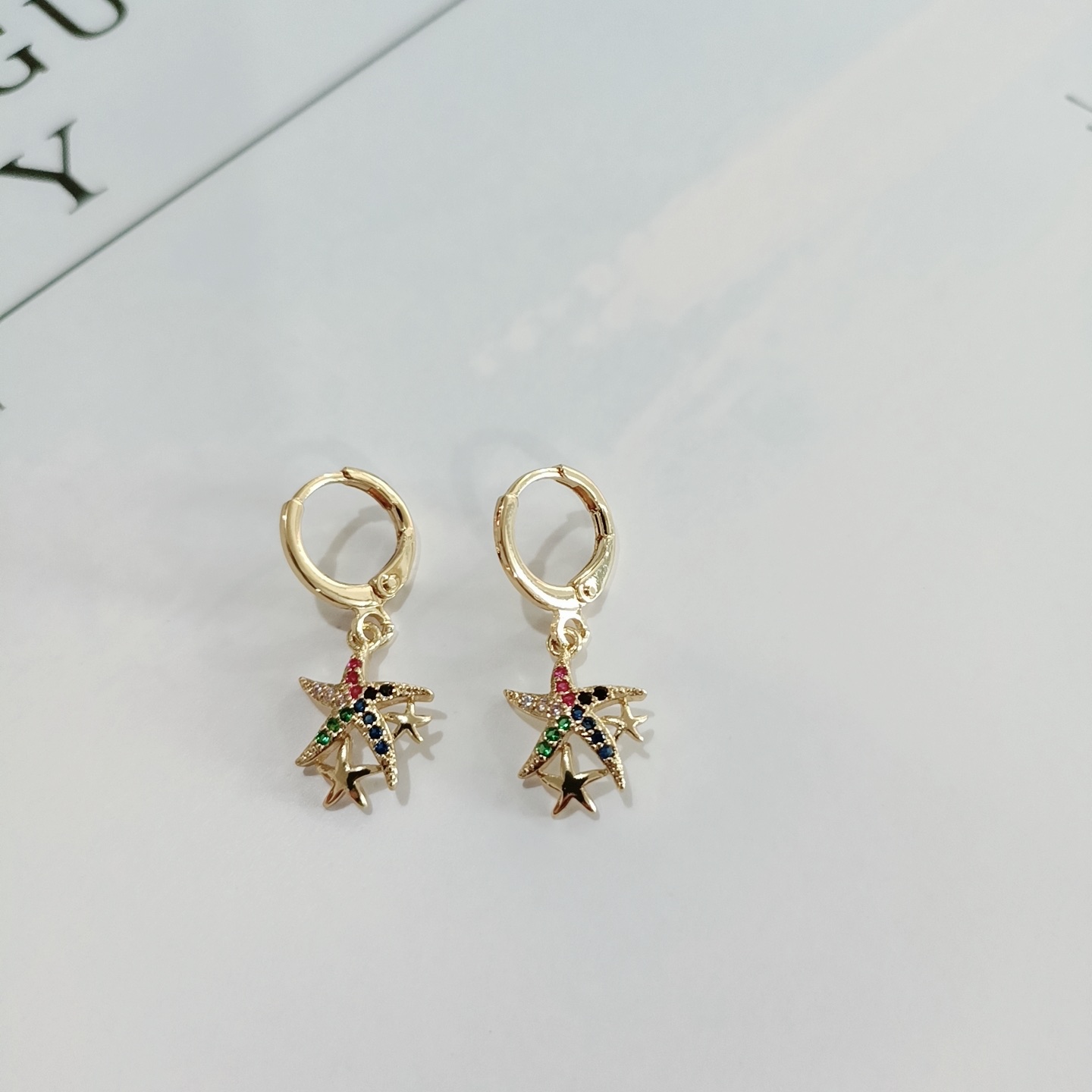 والأذنين الأوروبية والأميركية تُمسك بأذن البحر Item Picture