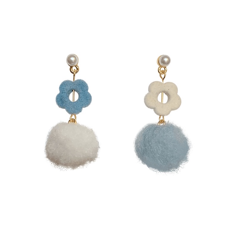 Hairball stud earrings, personalized color-blocking earrings, autumn and winter plush earrings, earrings and ear clips Application Scenario