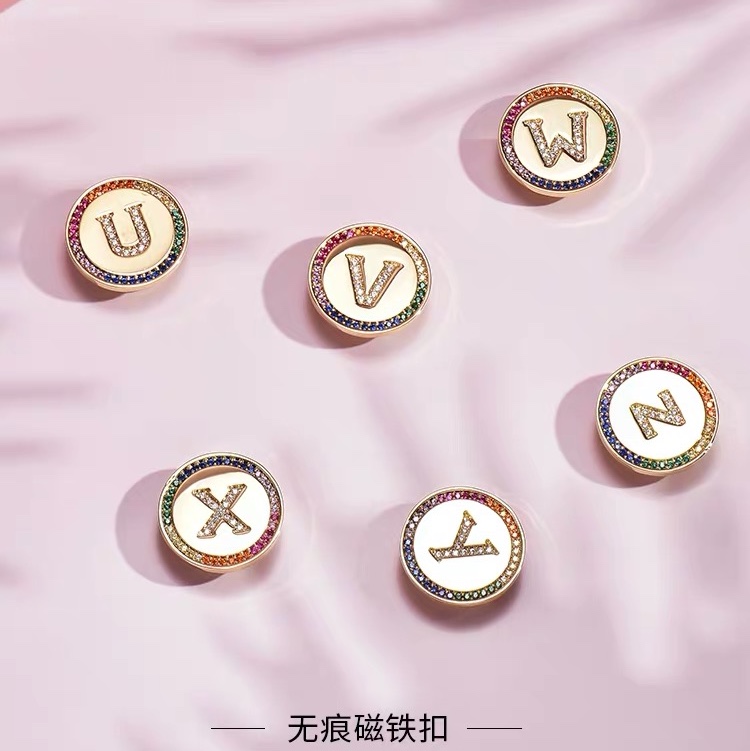字母磁铁防走光扣夏磁吸神器磁力吸铁石小胸针领口隐形固定别针女