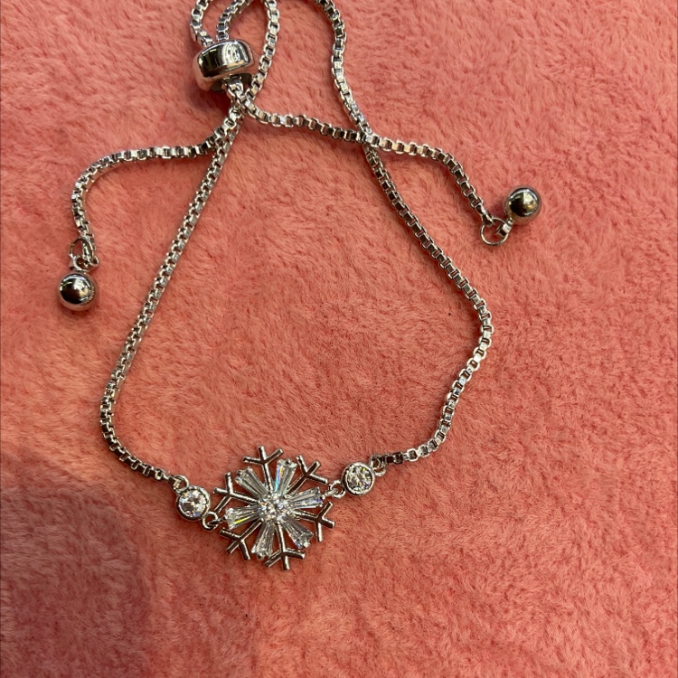 Snowflake bracelet with micro-diamonds