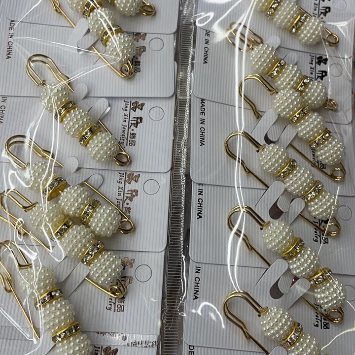 Small pin 🧷2