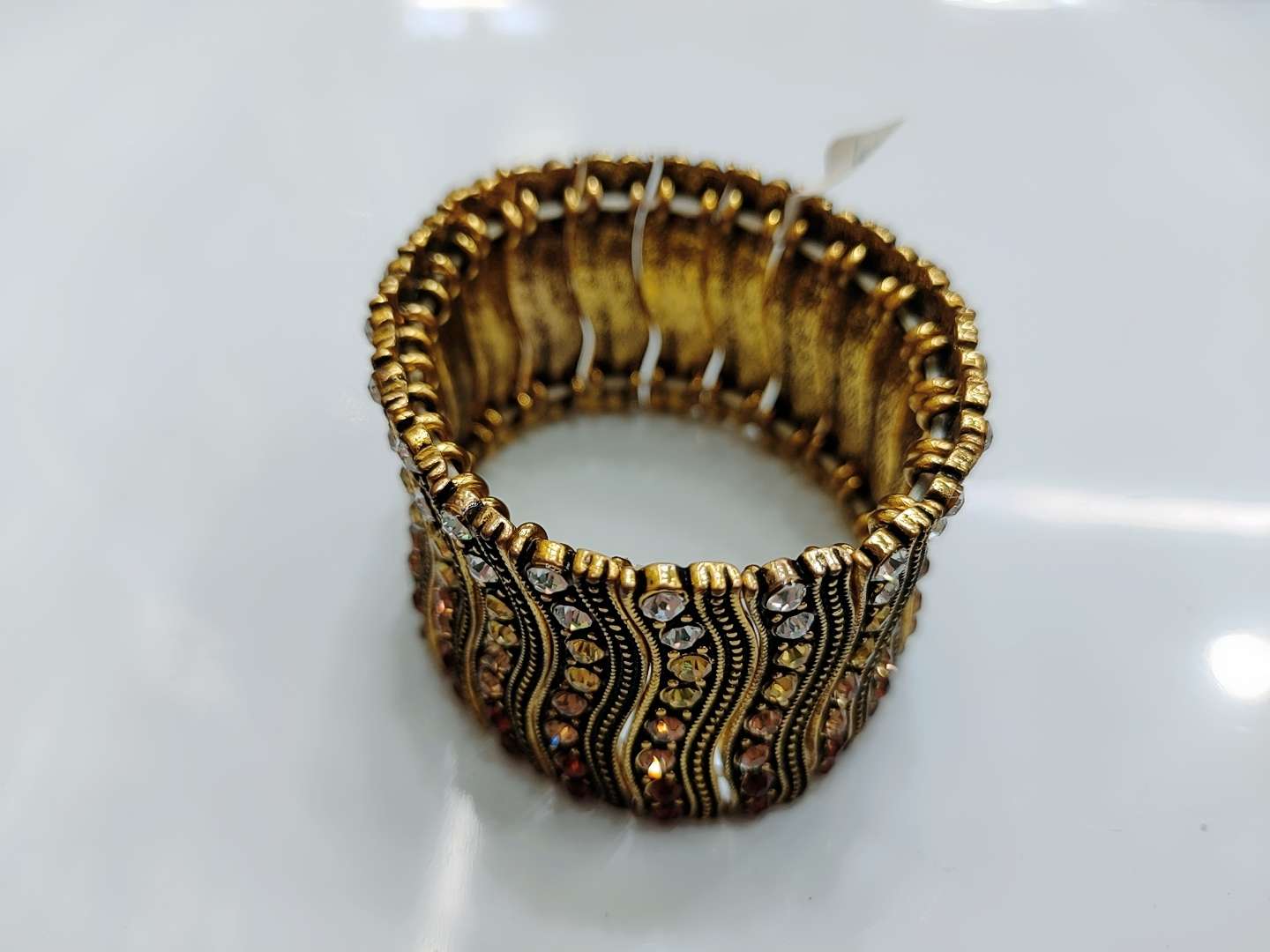 Elastic thread, European and American style, elegant and versatile, diamond-encrusted, fashionable and simple bracelet for women, Korean style, individual, exaggerated and elegant, trendy bracelet detail image 1