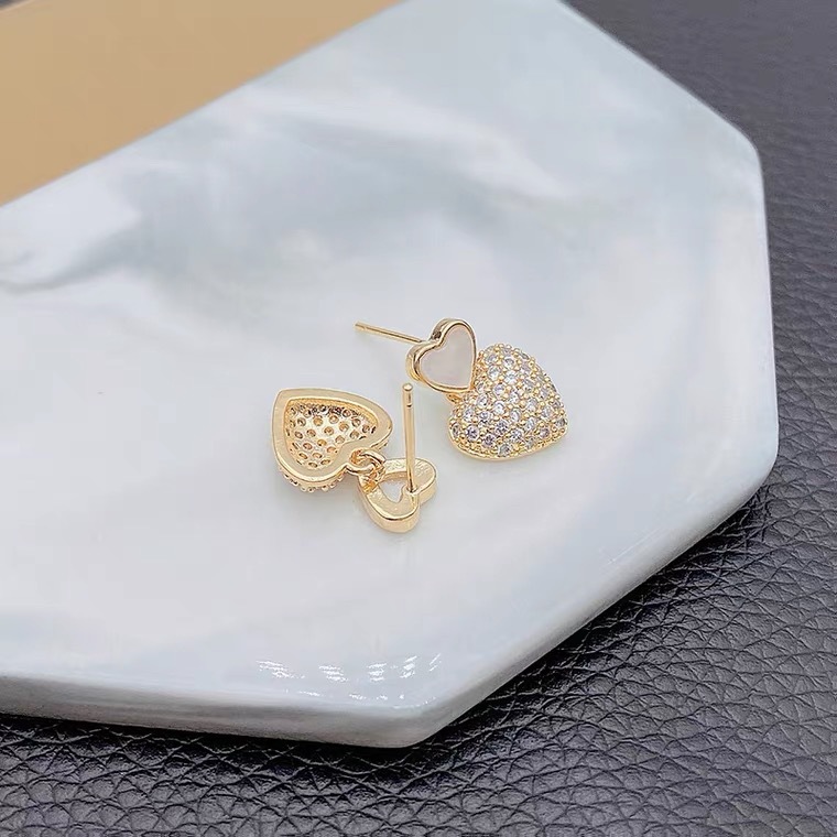 Heart-shaped earrings, zircon earrings S925 sterling silver stud earrings, cute, fresh and gentle, a fairy commuting to work Application Scenario