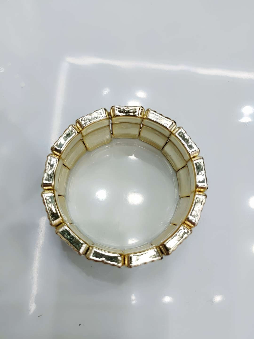 The new and popular CCB bracelet, a versatile European and American accessory, is simple and fashionable. It's a trendy bracelet Application Scenario