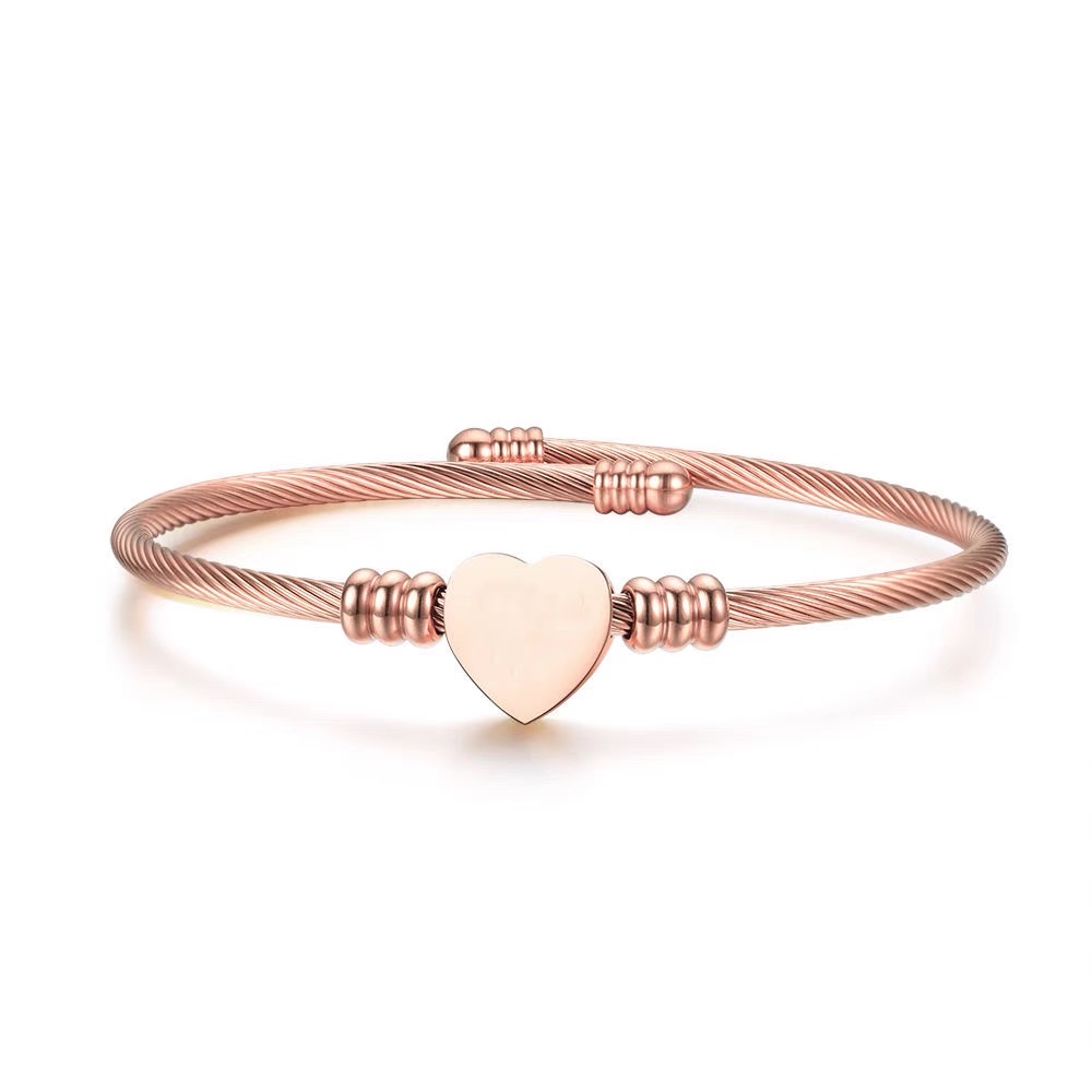 The new titanium steel jewelry is selling well, featuring a heart-shaped stainless steel bracelet for women details Picture