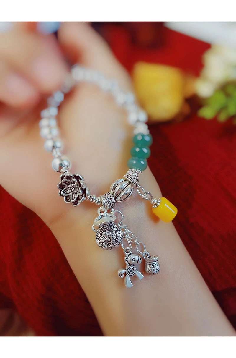 The Jingpoli brand SL95 Tibetan silver colored agate crystal bracelet is a niche, retro, ethnic-style Tibetan silver artistic bracelet. It's a silver agate bracelet that will make you rich soon Specification image