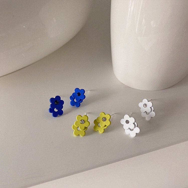 Two layers of overlapping flower stud earrings, fresh color, wear three-dimensional thumbnail