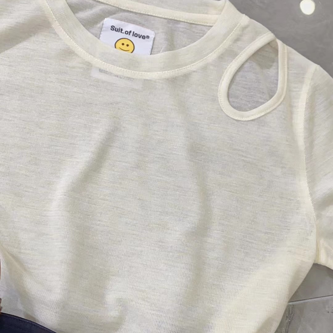 white
Cut-out top