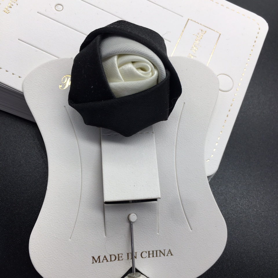 双色小玫瑰花男式插针时尚风黑米