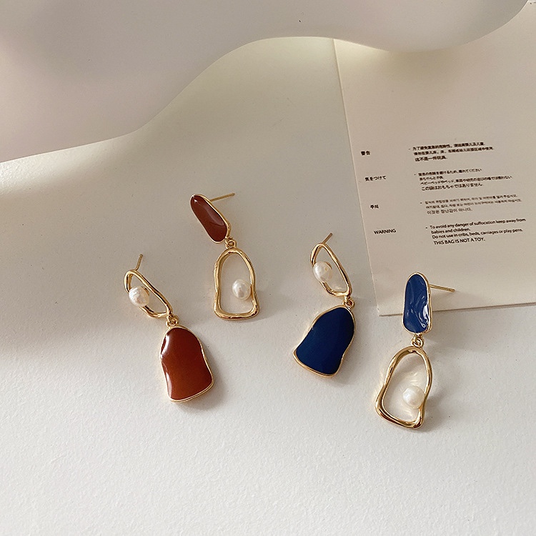 Geometric cutout dripping pearl earrings, simple atmosphere thumbnail