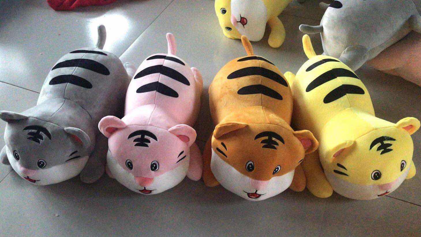 毛绒老虎趴款空调被产品图