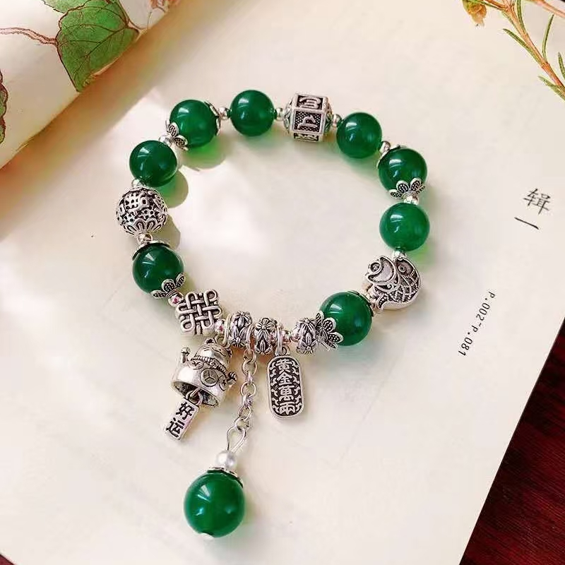 The Jingpoli brand SL100 Tibetan silver colored agate crystal bracelet is a niche, retro, ethnic-style Tibetan silver artistic bracelet. It is a ten-thousand-tael Tibetan silver agate bracelet