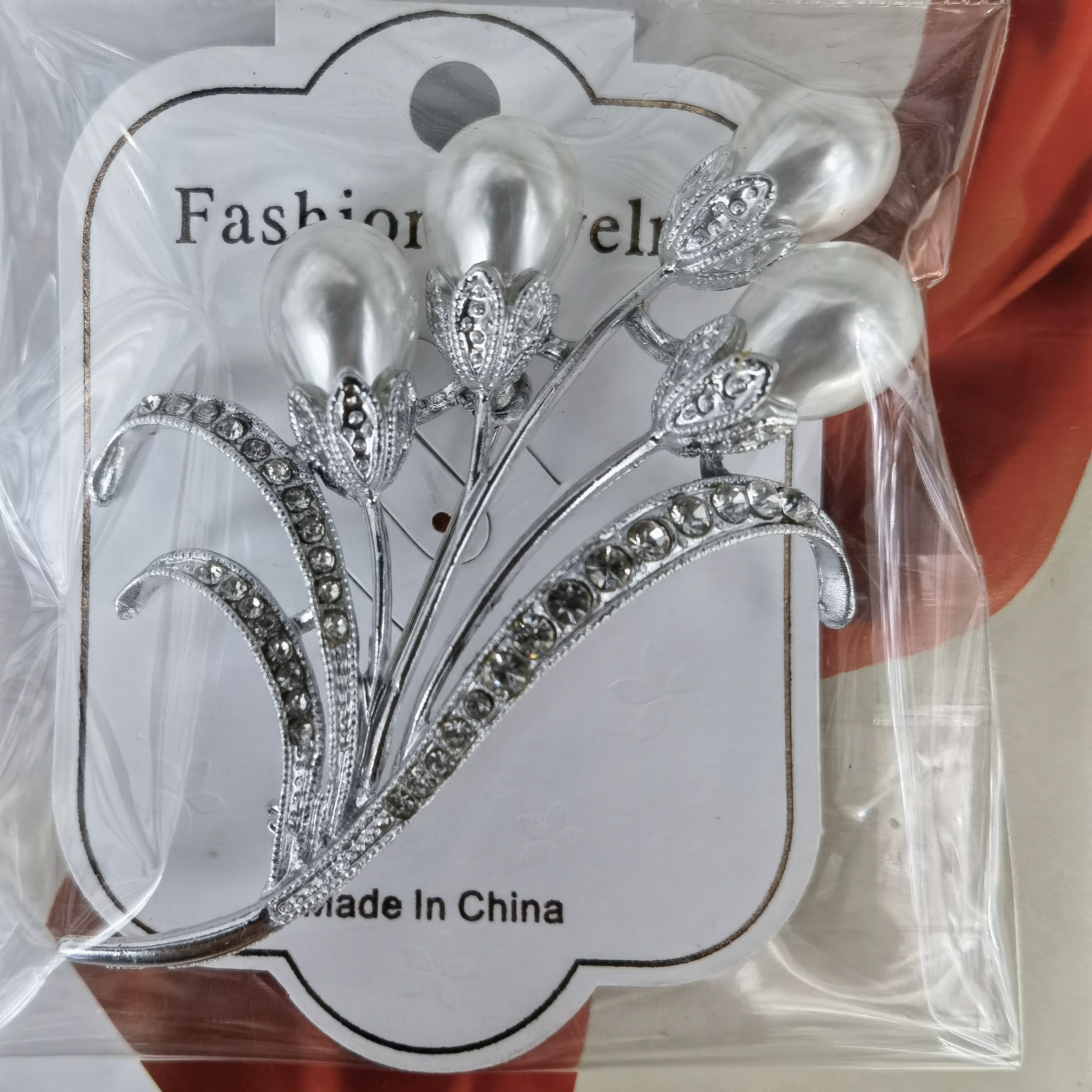 Imitation pearl European and American style brooch